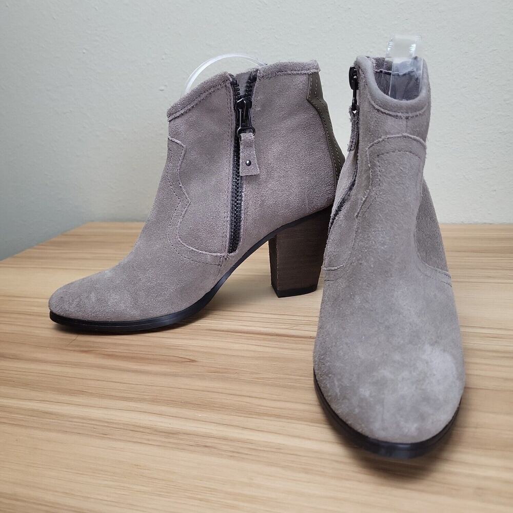Chelsea Crew Womens Beige Suede Block Heel Ankle Booties Size US 7.5 EUR 38